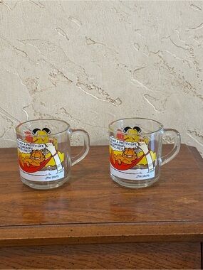 2 Vintage McDonald’s Jim Davis Garfield & Odie Glass Coffee Mugs